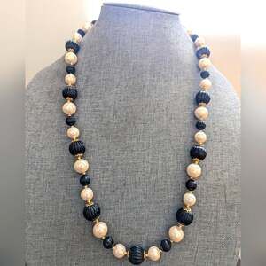 Vintage Signed Trifari 80s Classic Elegant Black Beaded Faux Pearl Necklace